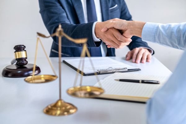 Select the Right Lawyer for Your Case Tips and Tricks
